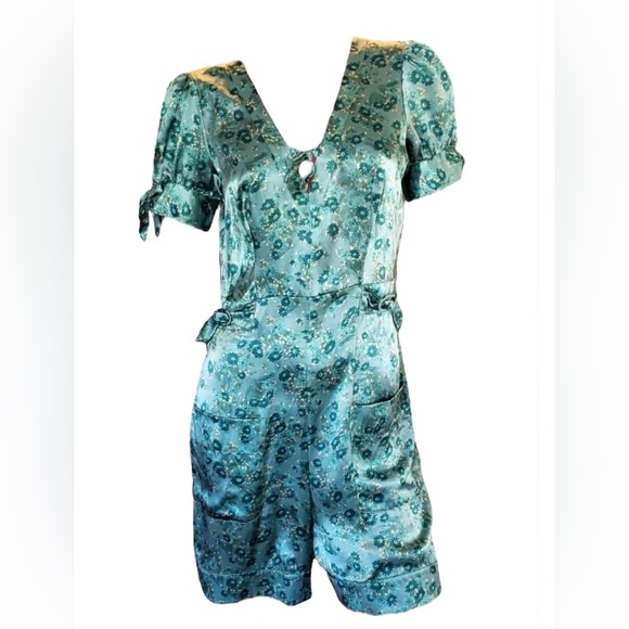 Rare BETSEY JOHNSON 100% Silk Turquoise Blue Floral Romper Size 8 - Picture 1 of 14